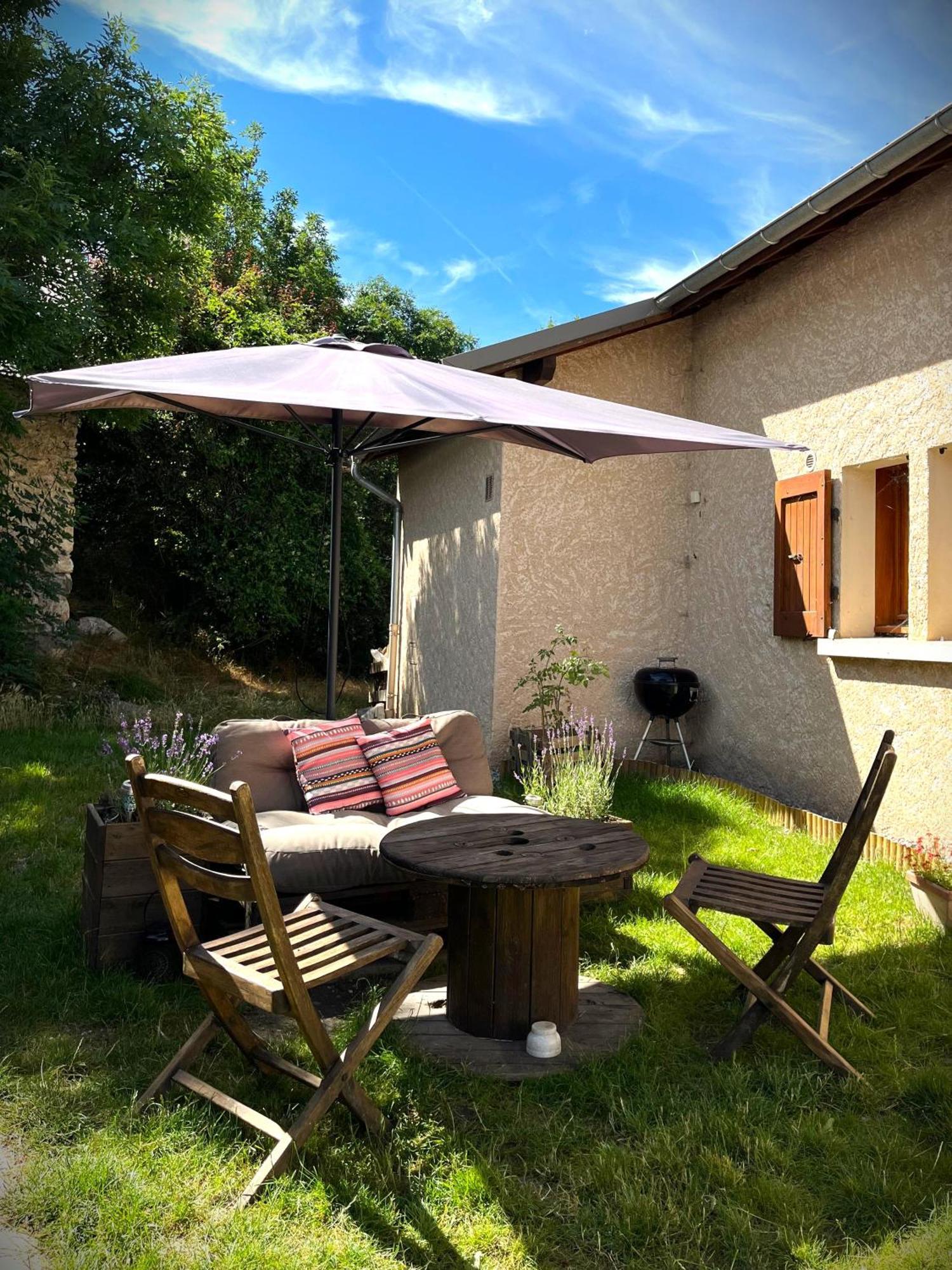 Cozy Mini House With Beautiful Views Apartment Eygliers Exterior photo